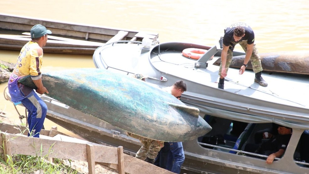 Polícias investigam se canoas foram usadas para transportar os corpos de Bruno e Dom. — Foto: PF/Divulgação