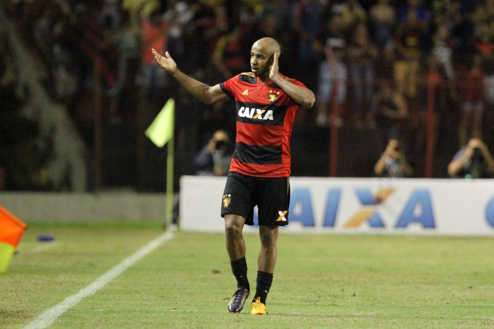 Patrick chegou sem badalção e acabou o ano como um dos principais jogadores do time (Foto: Marlon Costa / Pernambuco Press)
