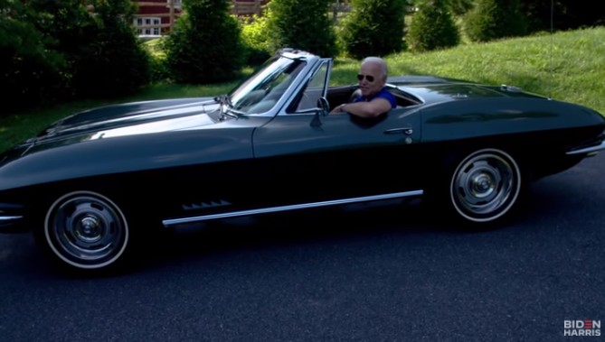 Após ser eleito presidente, Biden terá que guardar as chaves do Chevrolet Corvette Stingray conversível 1967 (Foto: Reprodução/ Youtube)