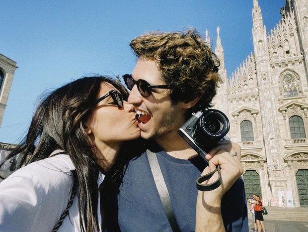O casal de atores Carla Salle e Gabriel Leone (Foto: Instagram/Reprodução)