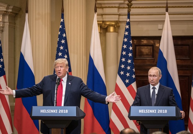 Donald Trump e Vladimir Putin tiveram encontro na Finlândia, e presidente norte-americano foi extremamente criticado em seu país pela postura demonstrada (Foto:  Chris McGrath/Getty Images)