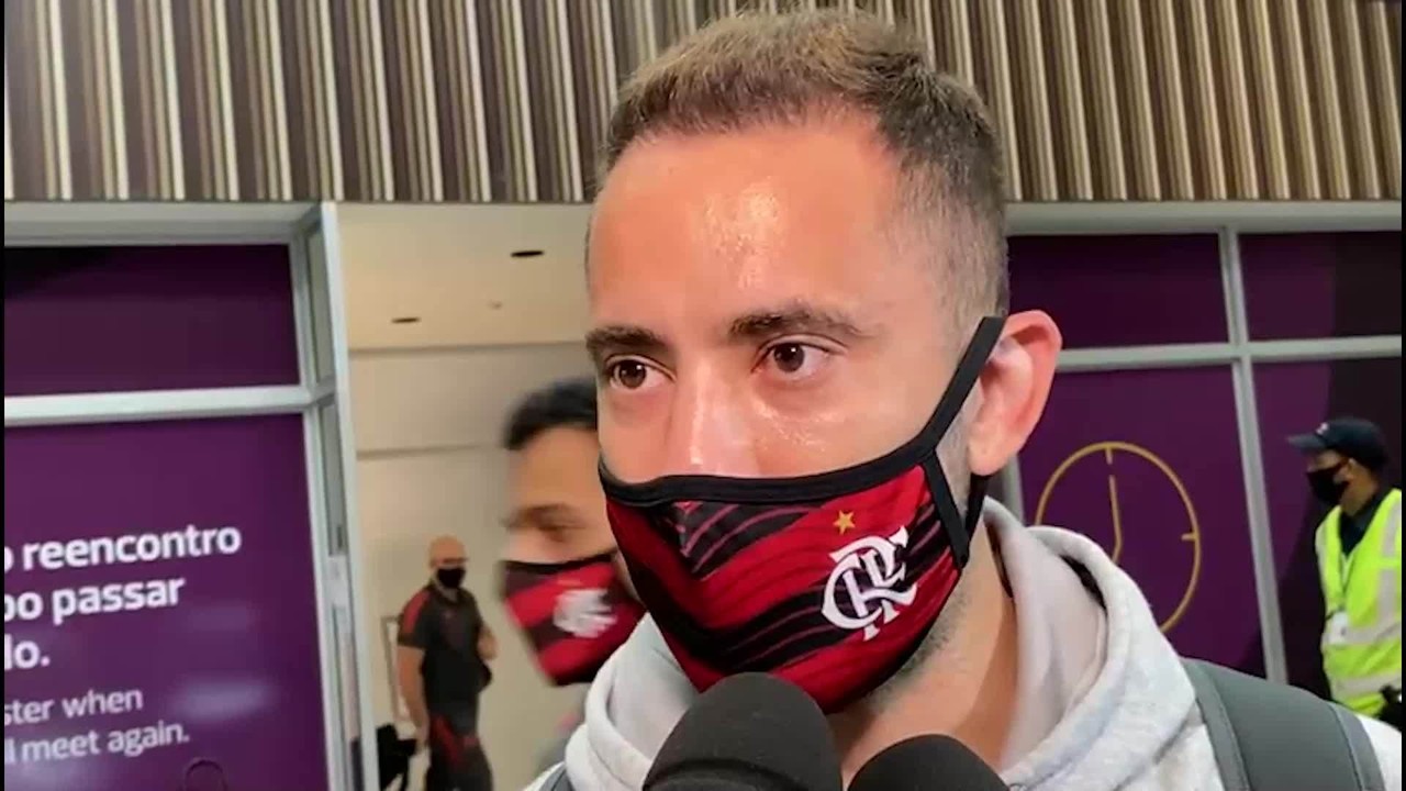 Everton Ribeiro fala sobre reunião com membros de torcida organizada: 'Normal não é'