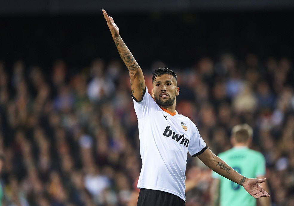 Ezequiel Garay zagueiro Valencia &mdash; Foto: Quality Sport Images/Getty Images