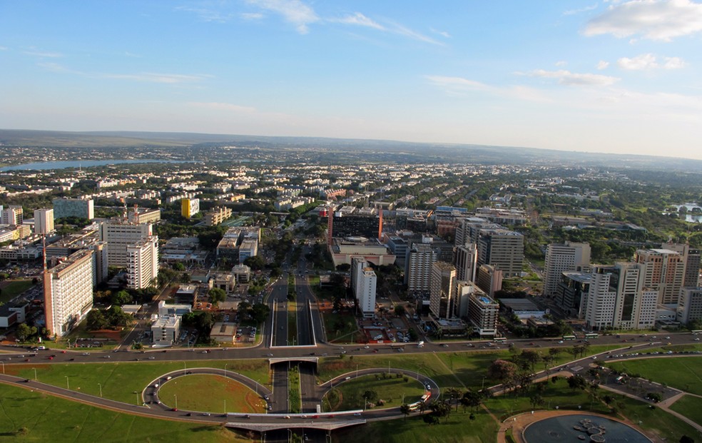 Vista aérea do início da W3 Sul, em Brasília — Foto: Jamila Tavares / G1