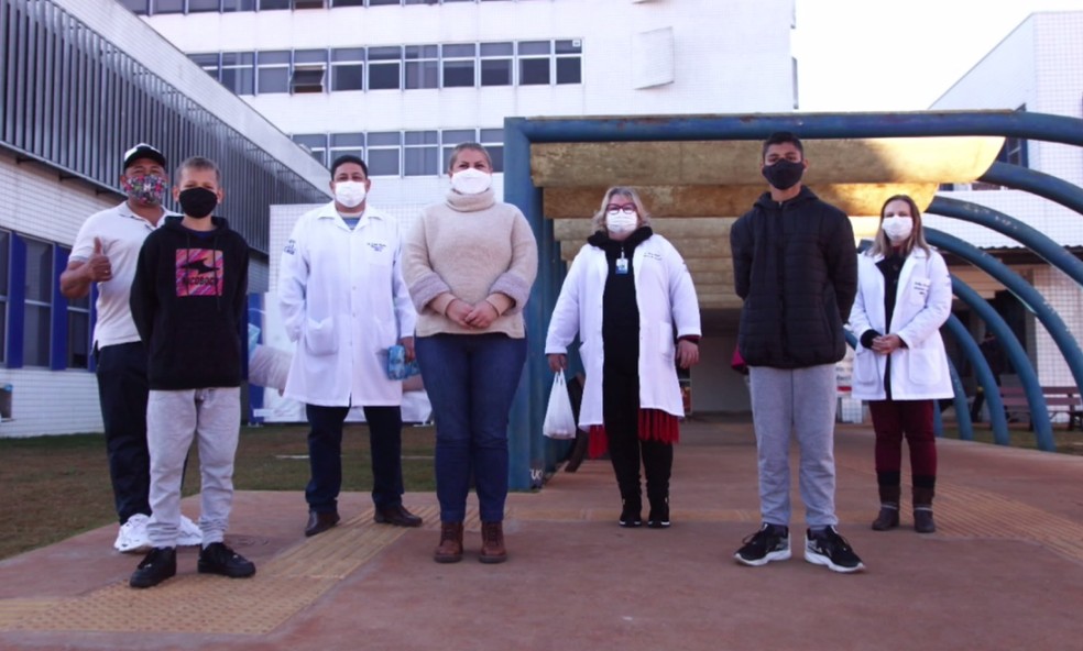 Visita foi forma encontrada por caminhoneiro para retribuir a gratidão — Foto: Divulgação/UEPG
