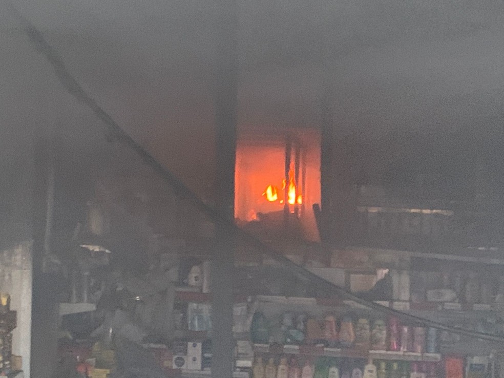 Supermercado de São Gonçalo do Amarante, na Grande Natal, foi atacado durante a madrugada — Foto: Emerson Medeiros/Inter TV Cabugi