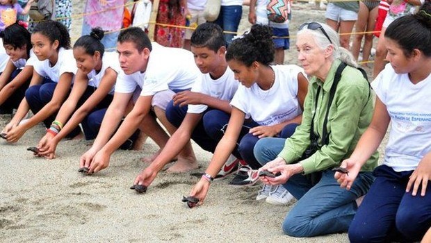 O programa Roots & Shoots engaja jovens de vários países, como a Colômbia, em questões ambientais (Foto: JANE GOODALL INSTITUTE via BBC)