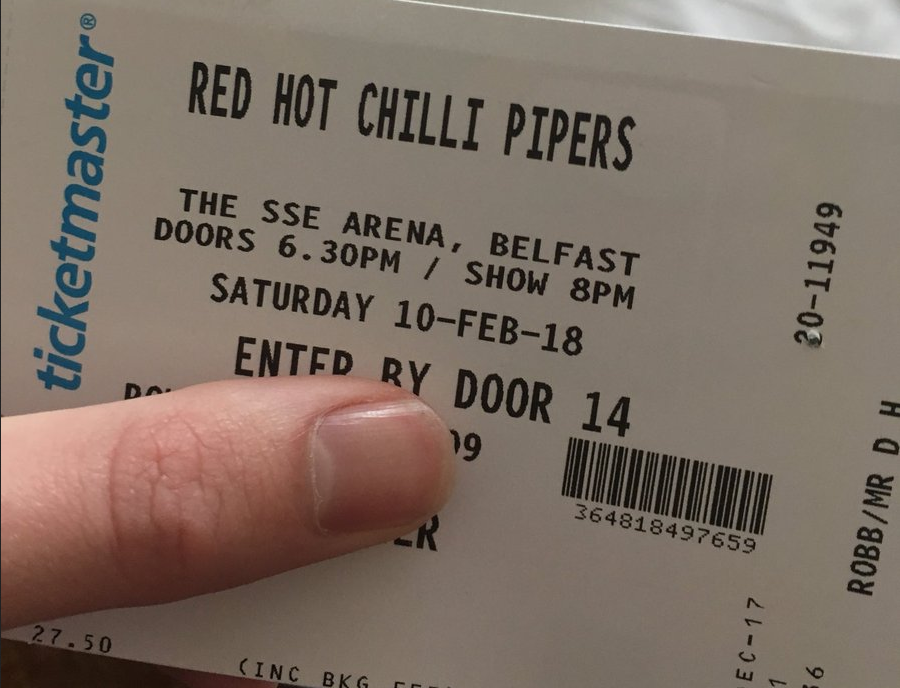 O ingresso de Duncan Robb para o show do grupo Red Hot Chilli Pipers - que ele confundiu com os Red Hot Chili Peppers (Foto: Twitter)
