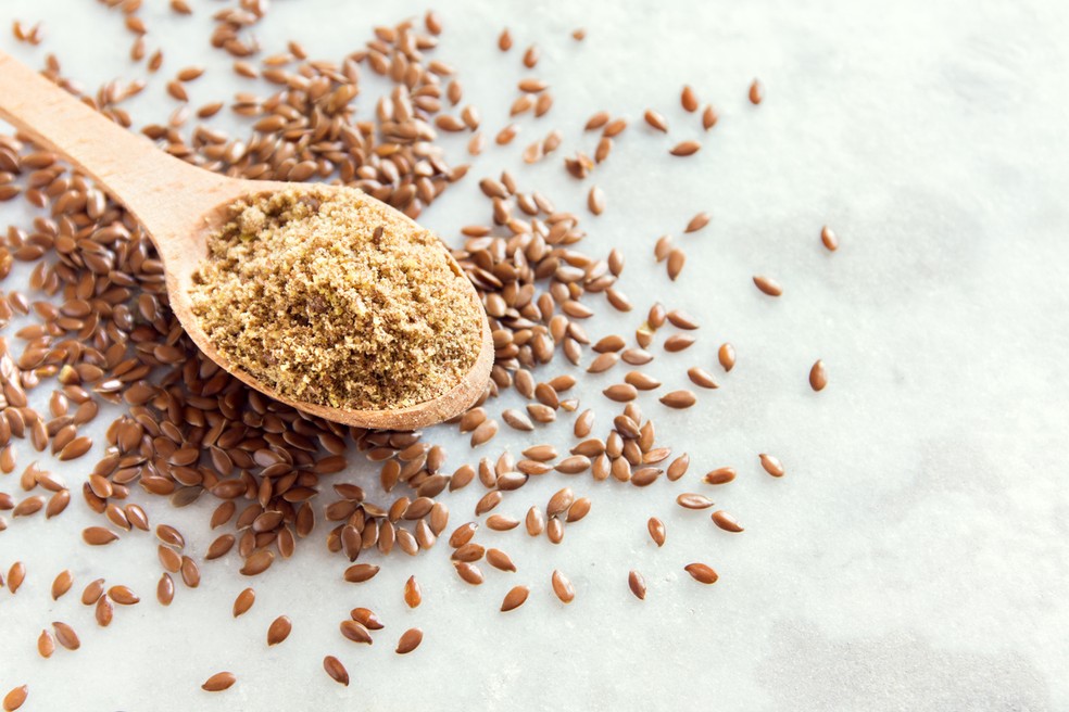 Linhaça é um dos exemplos de alimentos ricos em gordura boa — Foto: Istock Getty Images