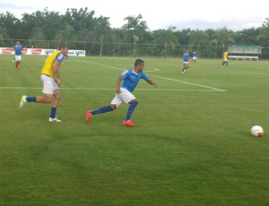 Marcelo Oliveira aproveita semana livre para treinar simulações de jogo
