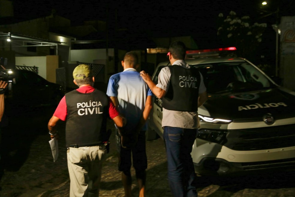 Homem é preso suspeito de participar de estupro coletivo, em Santa Rita — Foto: Polícia Civil/Divulgação