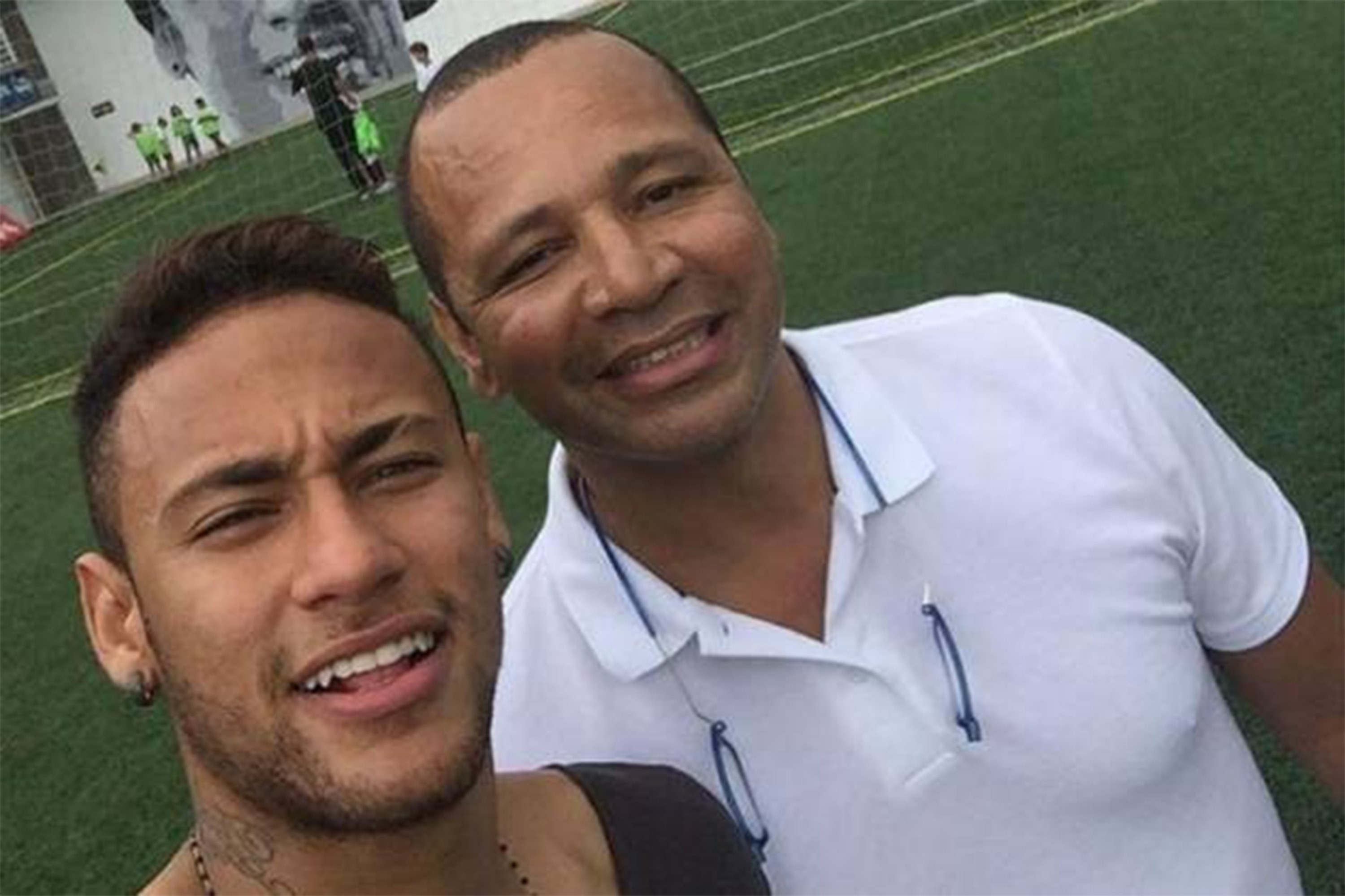"Você é o nosso herói", diz pai para Neymar após derrota do PSG na