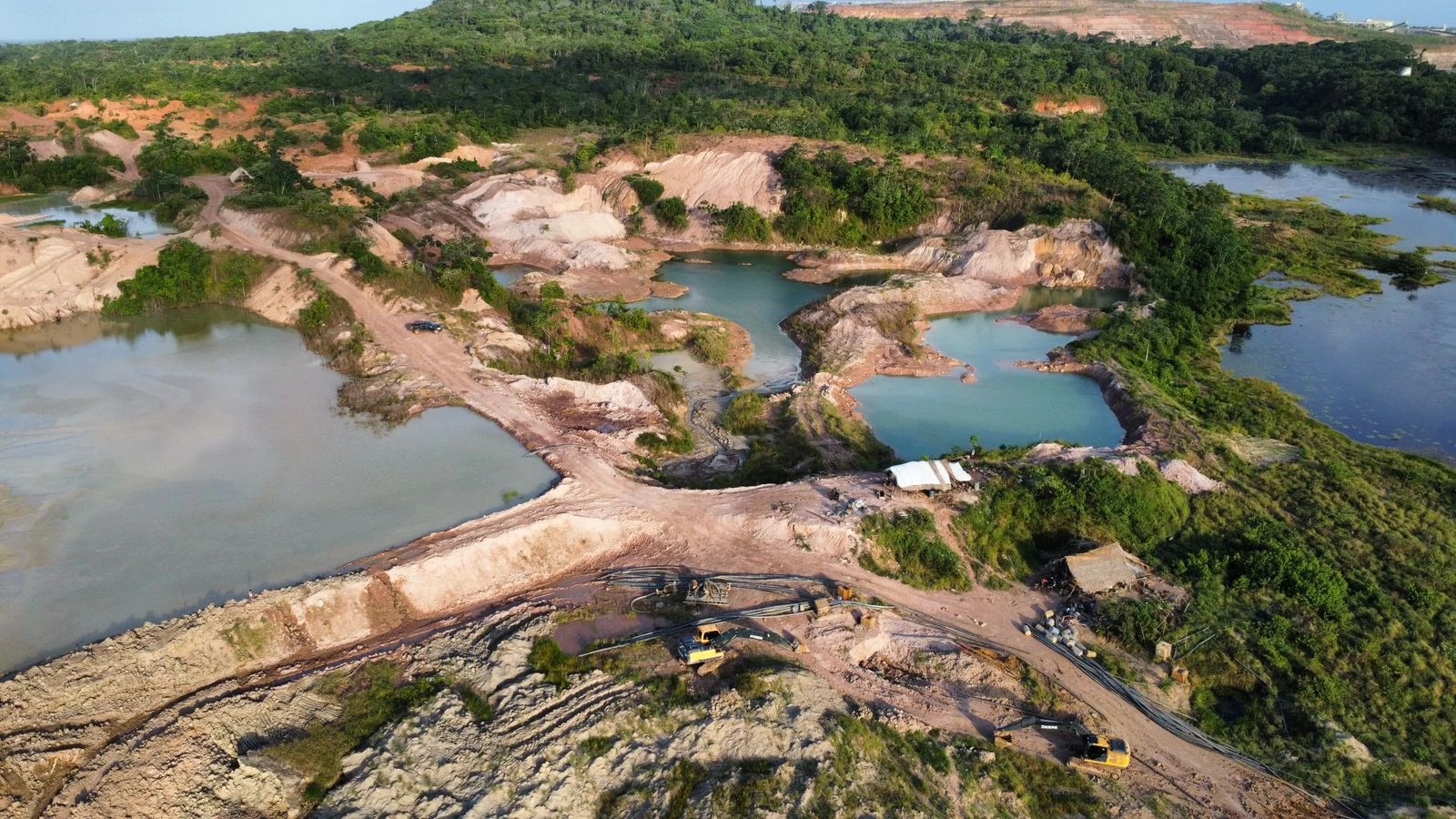 Operação de combate a extração ilegal de ouro em área de proteção ambiental é realizada no MA