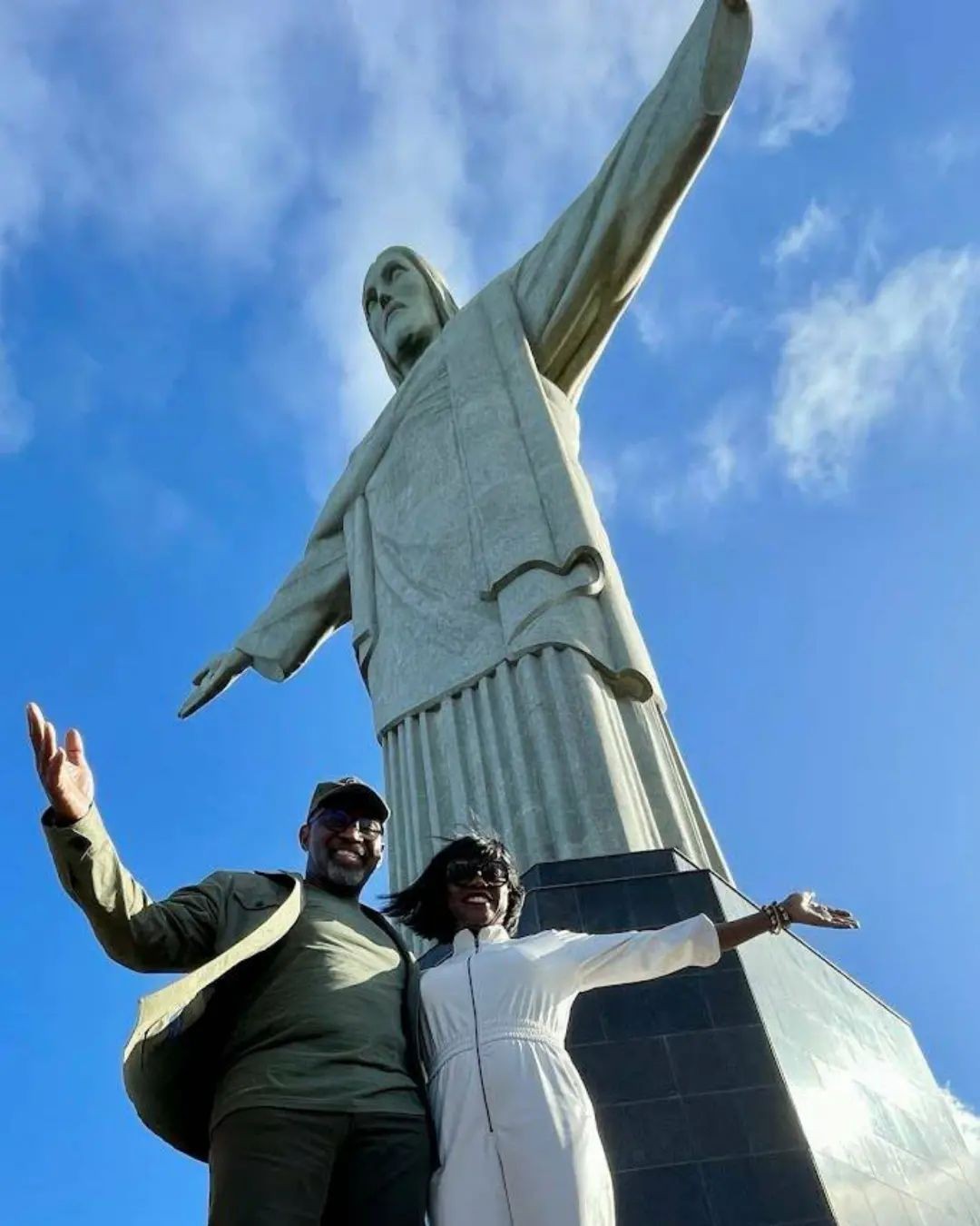 Viola Davis e o marido, Julius Tennon, visitam o Cristo Redentor (Foto: Paineiras Corcovado)