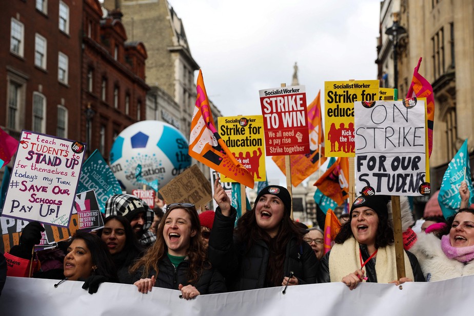 Professores protestaram em Londres nesta quarta-feira
