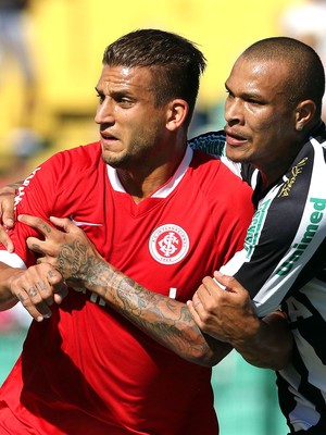 Rafael Moura, Figueirense x Internacional (Foto: Cristiano Andujar / Getty Images)