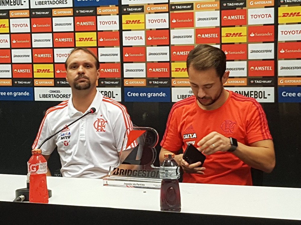 Auxiliar, Maurício Souza explica expulsão de Barbieri: Reclamou de algumas faltas