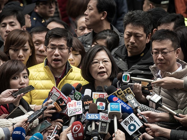 Tsai Ing-wen, candidata a presidente de Taiwan, concede entrevista após votar em Taipei (Foto: Philippe Lopez )