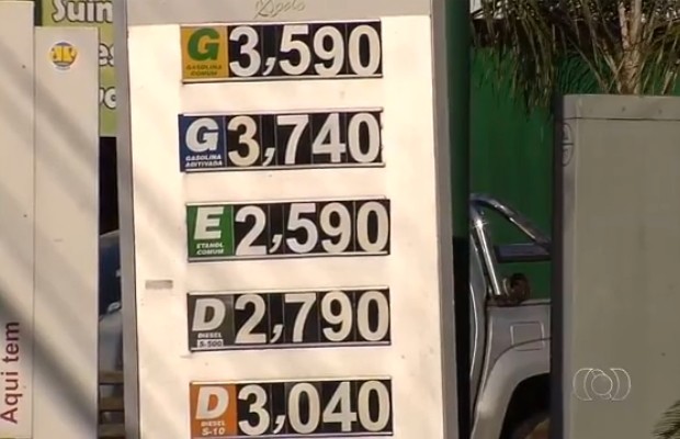 Posto aumenta preço dos combustíveis mesmo após decisão judicial em Goiânia, Goiás (Foto: Reprodução/TV Anhanguera)