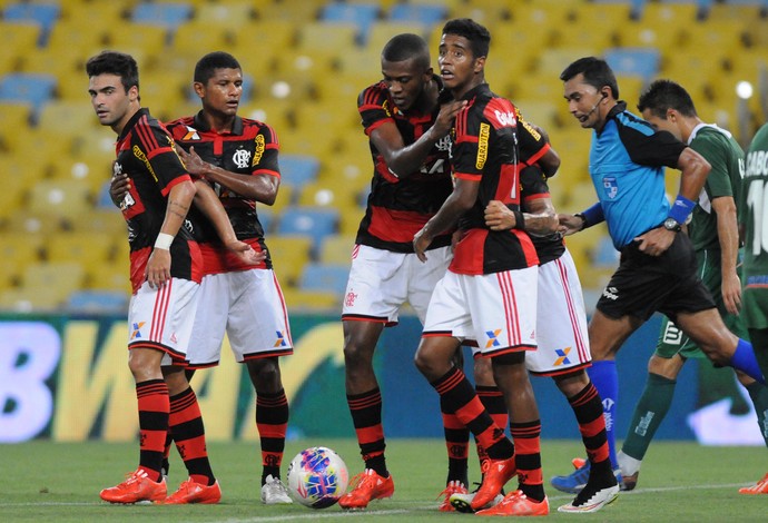 Sem bloco do Fla: clube libera, mas jogadores prometem carnaval família