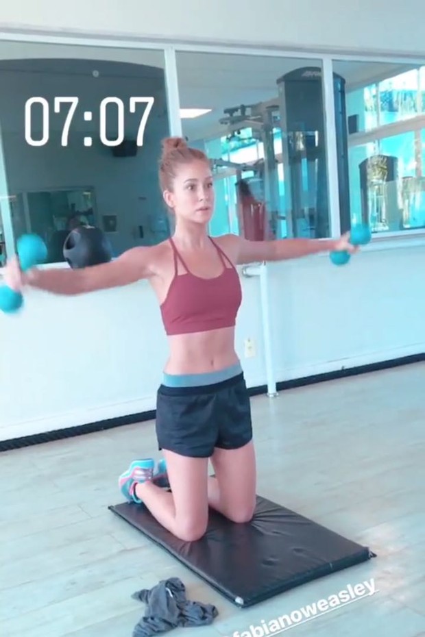 Marina Ruy Barbosa treina pesado de manhã cedo (Foto: Reprodução/Instagram)
