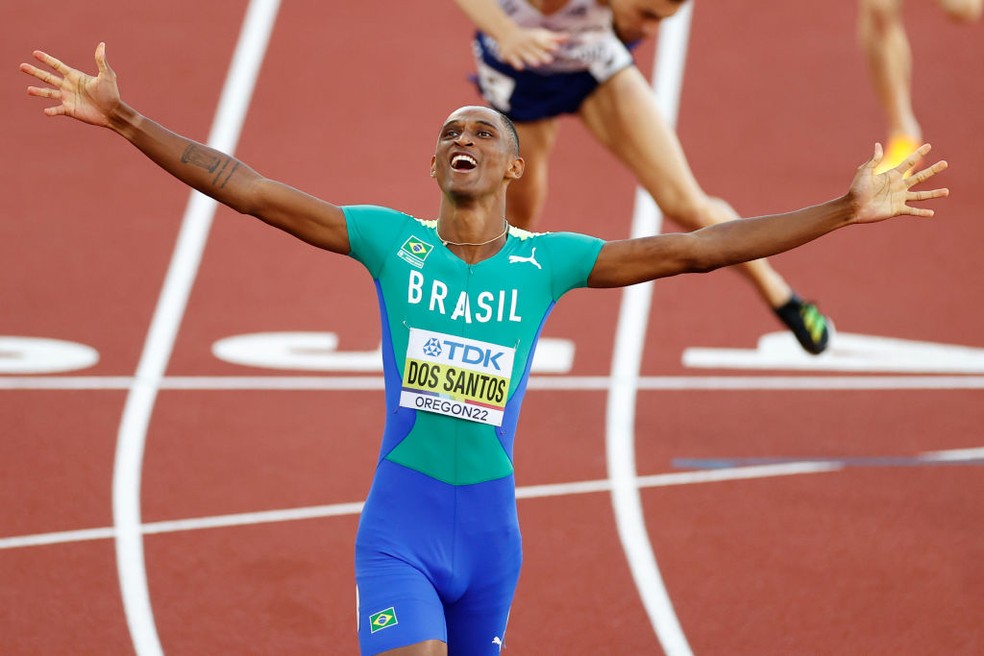 Brasiliense é campeã dos 100 metros com barreiras no Mundial Escolar de  Atletismo