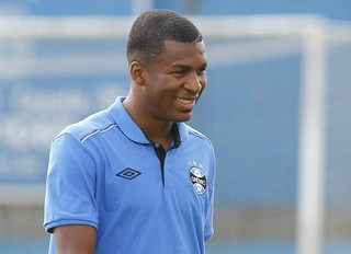 Técnico, líder e pilhado: equatorianos creem em virada de Erazo no Grêmio