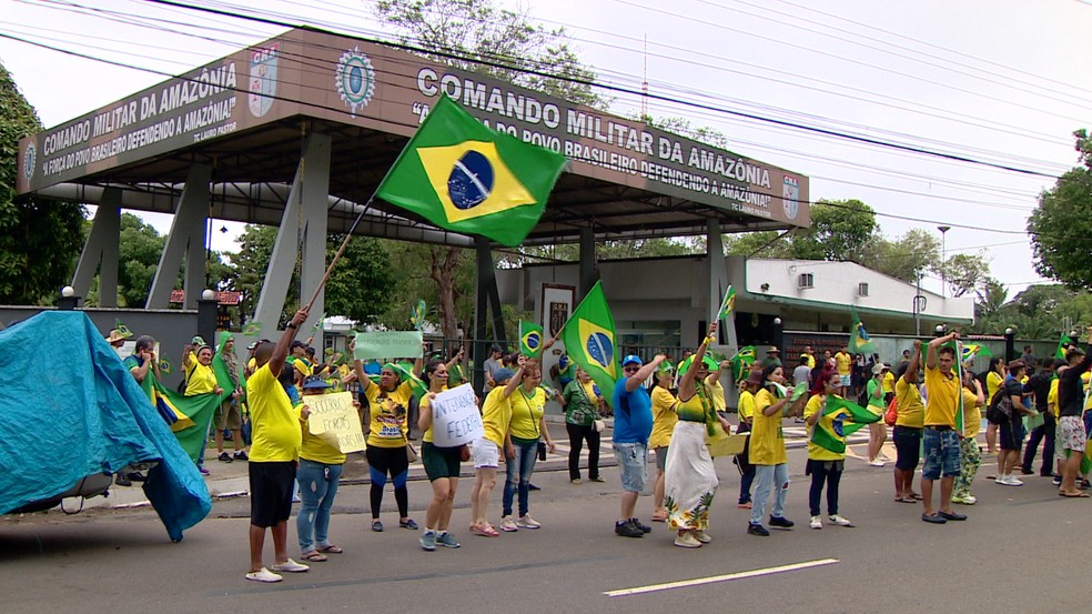 Golpistas estavam em frente ao CMA desde o fim das eleições.  — Foto: Rede Amazônica 