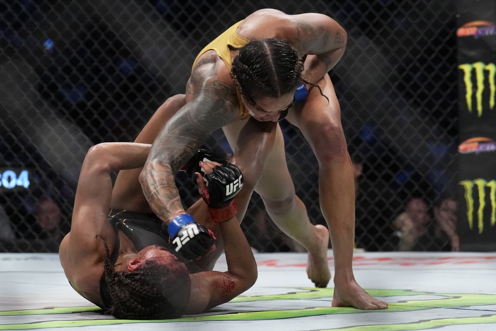 gettyimages-1411927272 UFC 277: Monteirense Amanda Nunes ruge mais alto e retoma o cinturão peso-galo