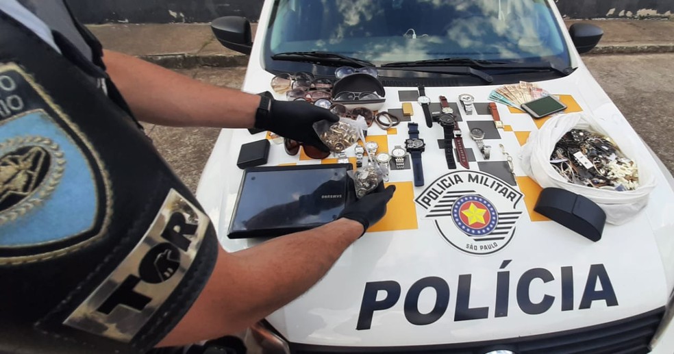 Grupo é preso por furto qualificado em rodovia de Boituva — Foto: Polícia Militar Rodoviária/Divulgação