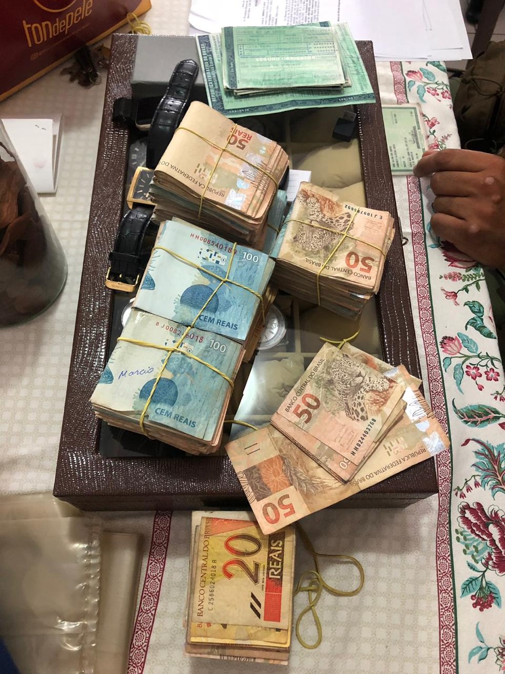 Muito dinheiro foi apreendido na operaÃ§Ã£o â Foto: Ascom/MP