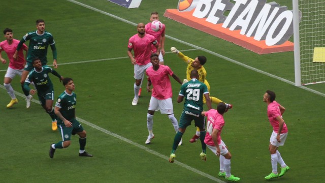 Em jogo sem graça, Inter empata com Goiás e chega a dez rodadas sem vencer  no Campeonato Brasileiro - Jogo24
