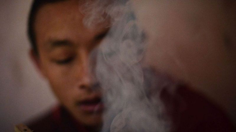Embora o incenso seja amplamente utilizado em toda a Ásia durante cerimônias religiosas, no Butão ele é queimado duas vezes por dia (Foto: ROBERTO SCHMIDT/GETTY IMAGES)