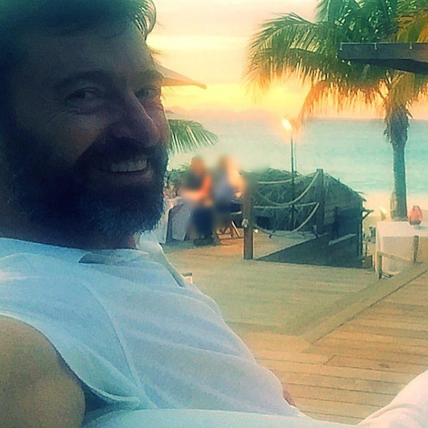 A selfie do ator Hugh Jackman (Foto: Instagram)