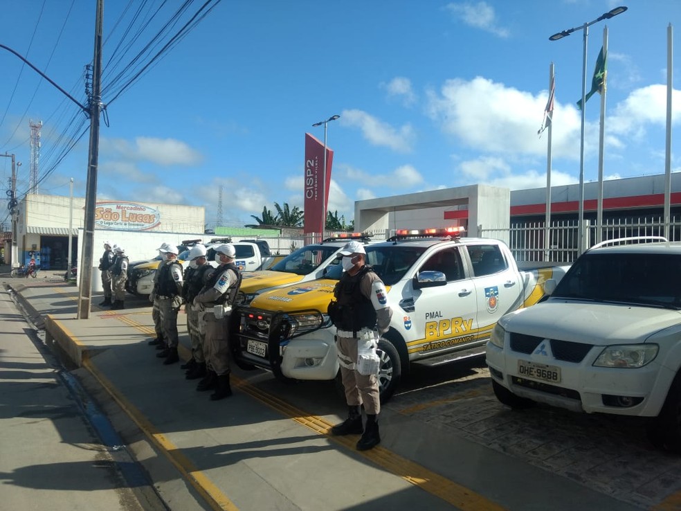 Equipes do BPRv e do 3ºBPM estão em Teotônio Vilela para garantir o cumprimento do decreto estadual — Foto: Ascom/BPRv