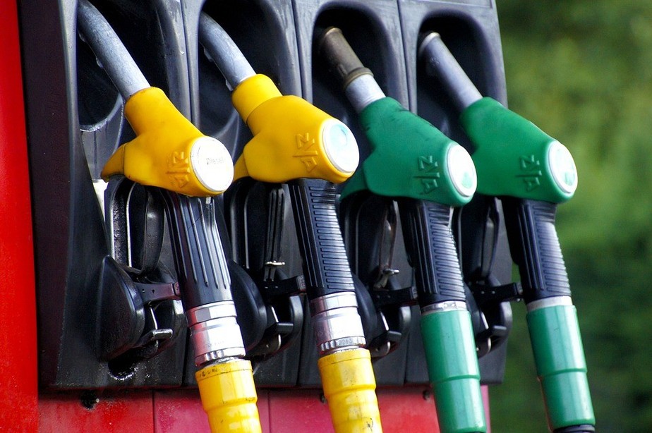 O preço médio do litro do combustível no país atingiu a média de R$ 3,79
