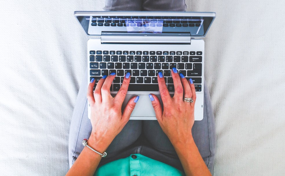 Observar URLs dos sites é prática que ajuda a evitar cair em golpes — Foto: divulgação/unsplash (by Kaboompics)