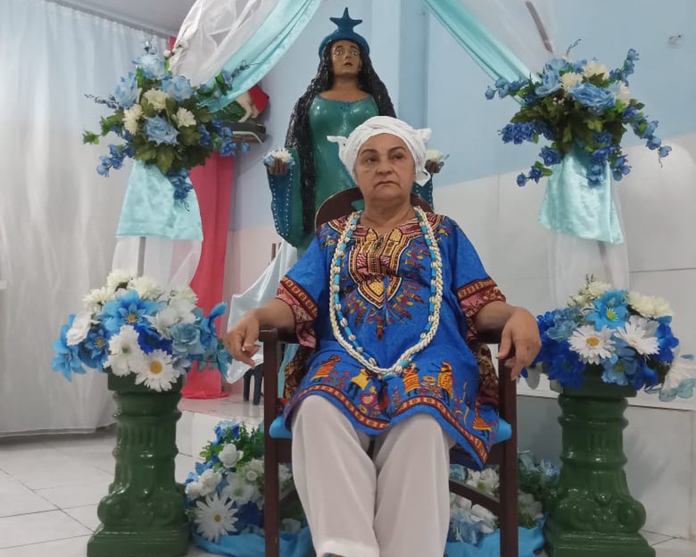 Mãe Penha lembra dos tempos em que era proibido fazer festa na rua para Iemanjá — Foto: Mãe Penha / Acervo Pessoal