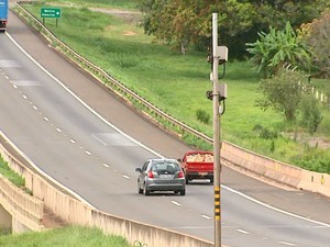 Novos radares foram instalados nas rodovias do Estado de São Paulo (Foto: Ely Venâncio/EPTV)