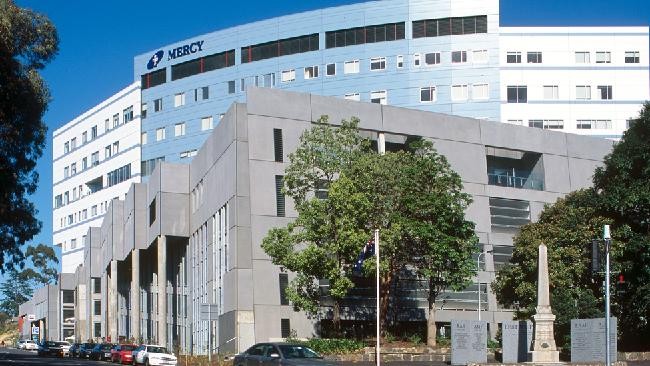 A fachada do Mercy Hospital, na Austrália, onde tudo aconteceu (Foto: Divulgação)