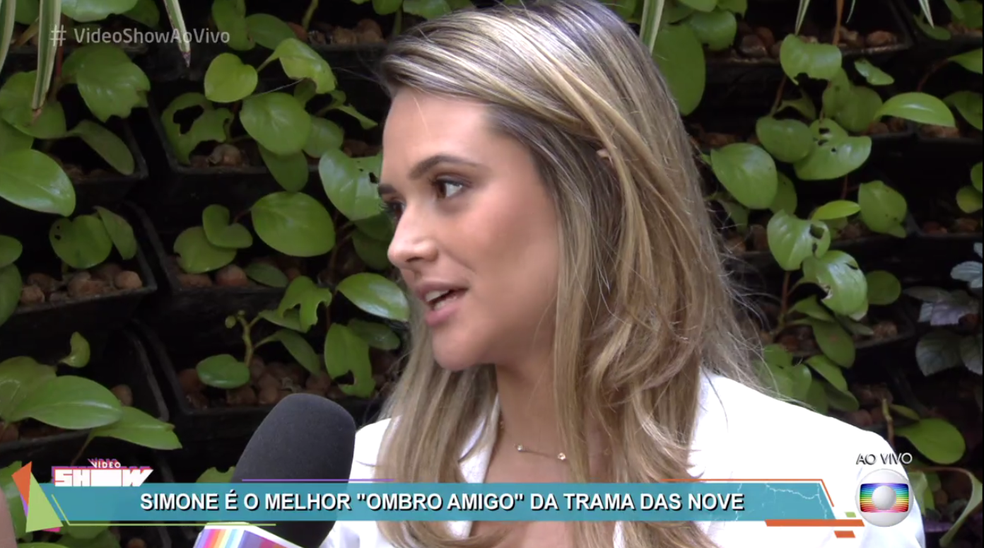 Juliana Paiva fala sobre os bastidores da cena em que Ivana revela drama á família (Foto: TV Globo)