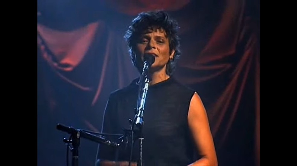 Cássia Eller no Acústico MTV  (2001) — Foto: Reprodução/YouTube