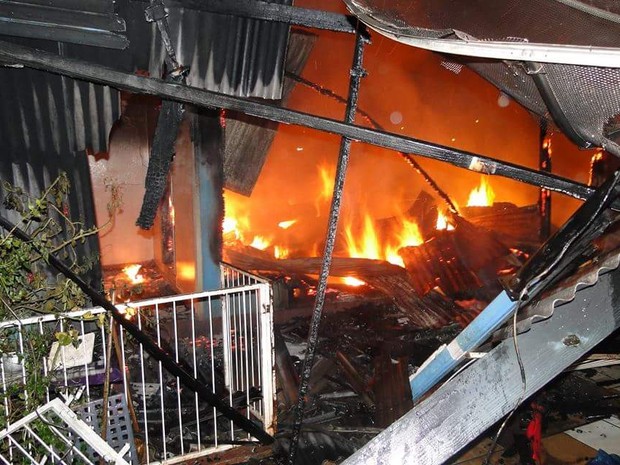 Incêndio destruiu residência e matou idoso no RS (Foto: João Bóllico/Jornal Minuano)