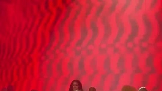 Blue Ivy dança com Beyoncé em show da Renaissance Tour; veja