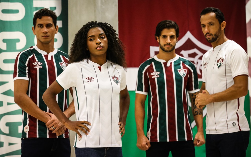 Ganso, Luany, Hudson e Nenê em lançamento de uniforme do Fluminense — Foto: Lucas Merçon