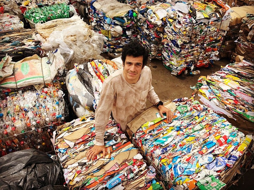 O ator  estimula o consumo consciente por meio de sua loja A Muda que transforma resíduos em novos produtos — Foto: Foto: Reprodução/Instagram