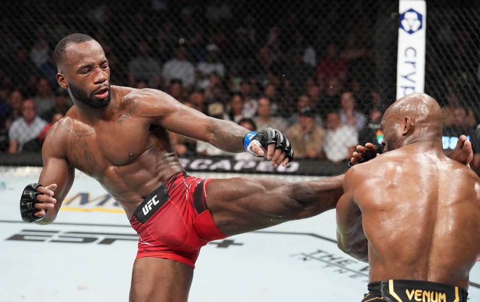UFC 278: Leon Edwards nocauteia Kamaru Usman e &eacute; campe&atilde;o meio-m&eacute;dio |  combate | ge