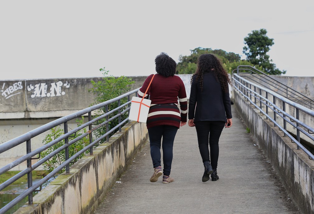 Sthefanny e Ediléa em meio ao desemprego e a necessidade de colocar comida na mesa, resolveram empreender — Foto: Giuliano Gomes/PR Press