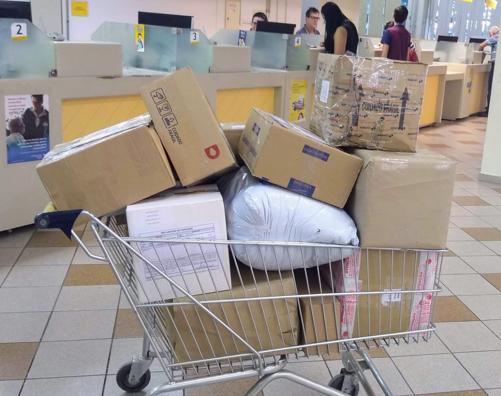 Cachorro de Bauru recebe presentes — Foto: Arquivo pessoal