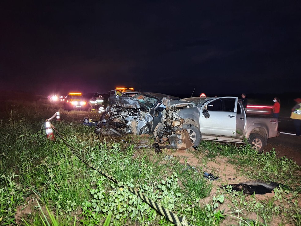 Acidente entre caminhonetes mata duas pessoas e deixa outras sete feridas na BR-163 em Vera (MT) — Foto: Divulgação